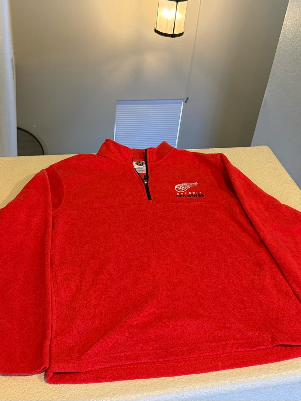 Detroit Red-wings NHL Red Zip-Up Fleece Pullover
